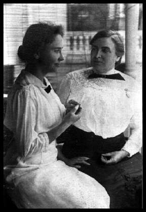 Hellen Keller y Anne Sullivan adultas