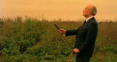 Jorge Luis Borges en una imagen de la pelicula 'Borges el sur'.